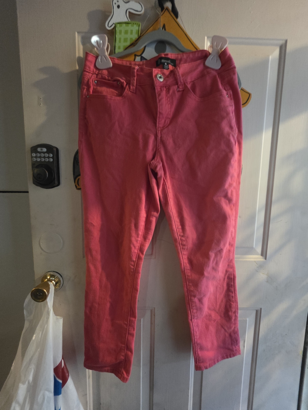Signature Bright Pink Ankle Jeans